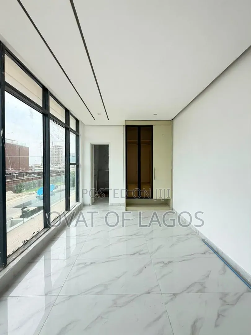 2bdrm Apartment in Lekki Phase 1 for sale
