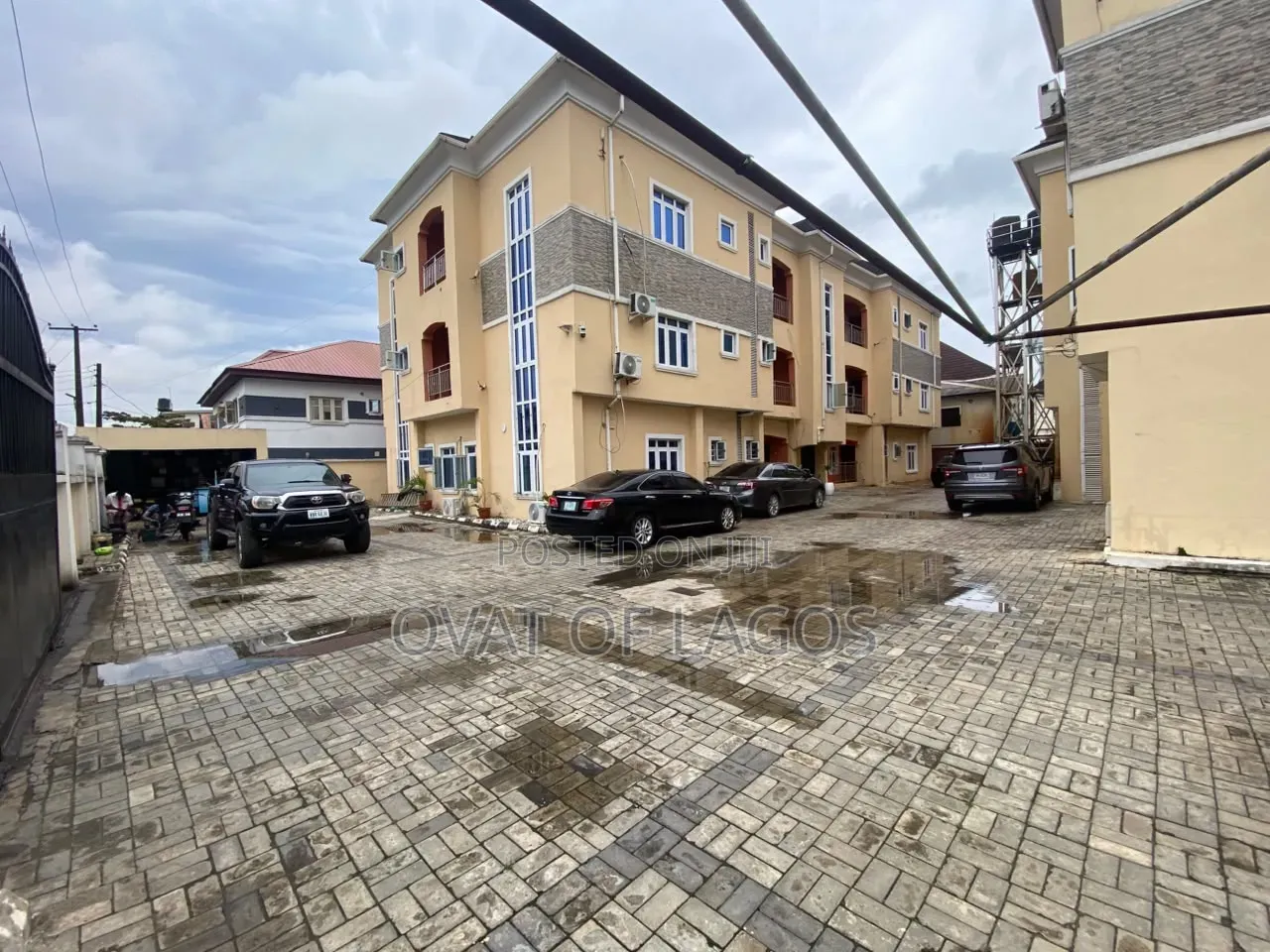 3bdrm Apartment in Chevron for rent