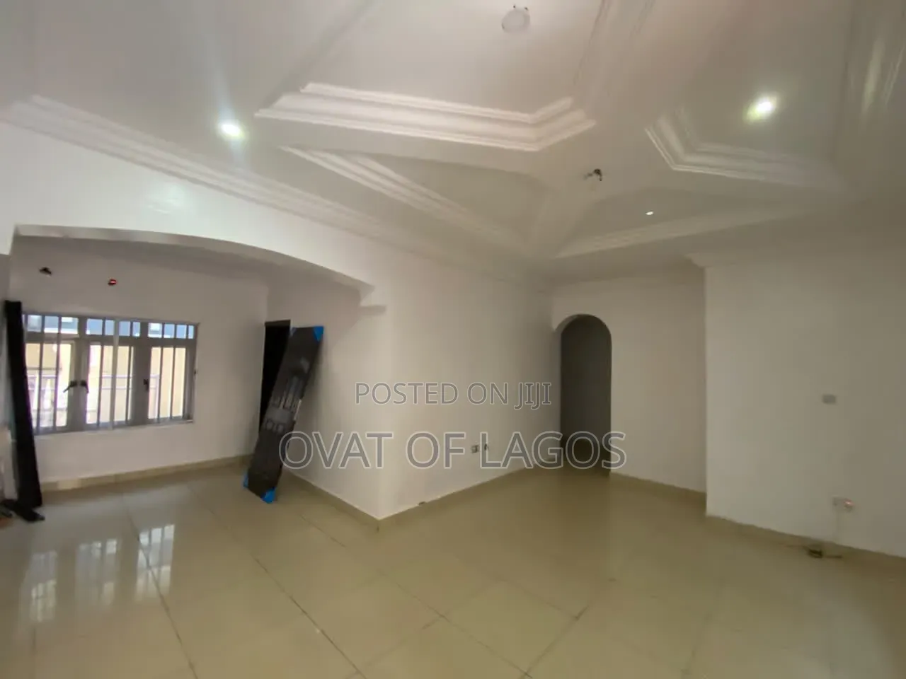 3bdrm Apartment in Chevron for rent