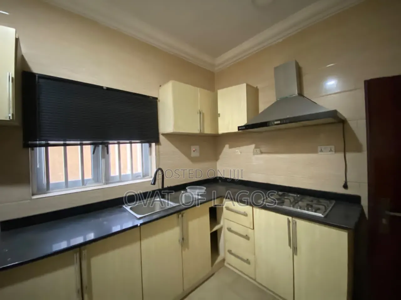 3bdrm Apartment in Chevron for rent