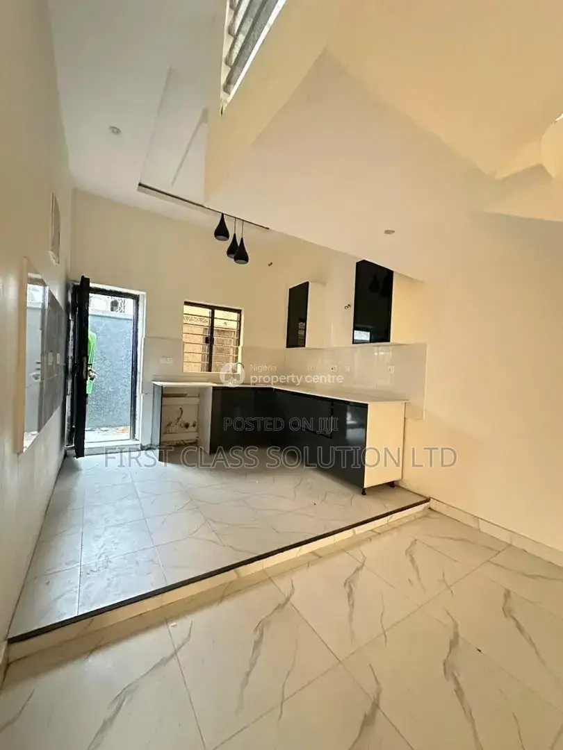 4bdrm Duplex in Lekki Phase 1 for sale