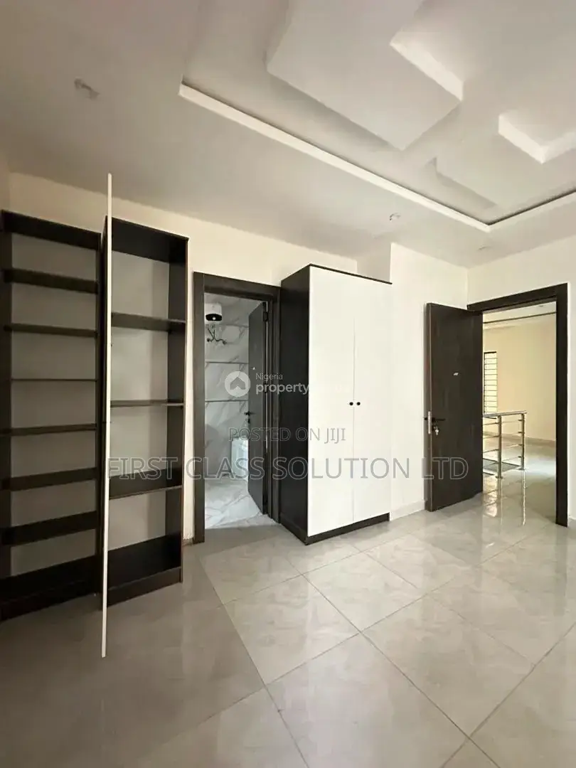 4bdrm Duplex in Lekki Phase 1 for sale