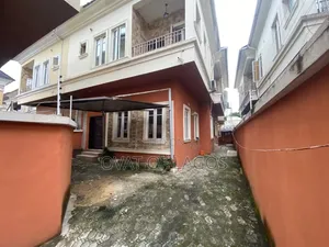 4bdrm Duplex in Chevron for rent