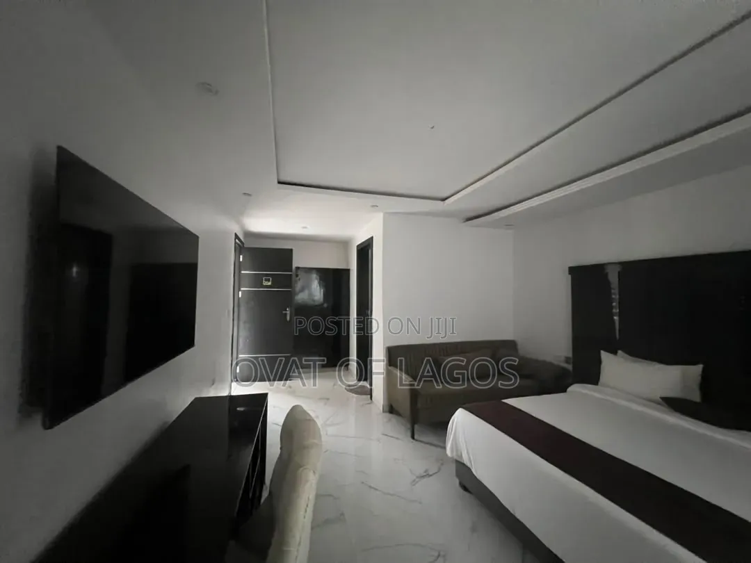 4bdrm Duplex in Chevron for rent