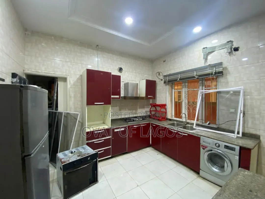 4bdrm Duplex in Chevron for rent