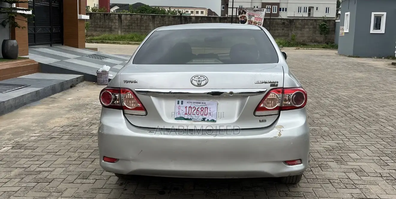 Toyota Corolla L 4-Speed Automatic 2013 Silver