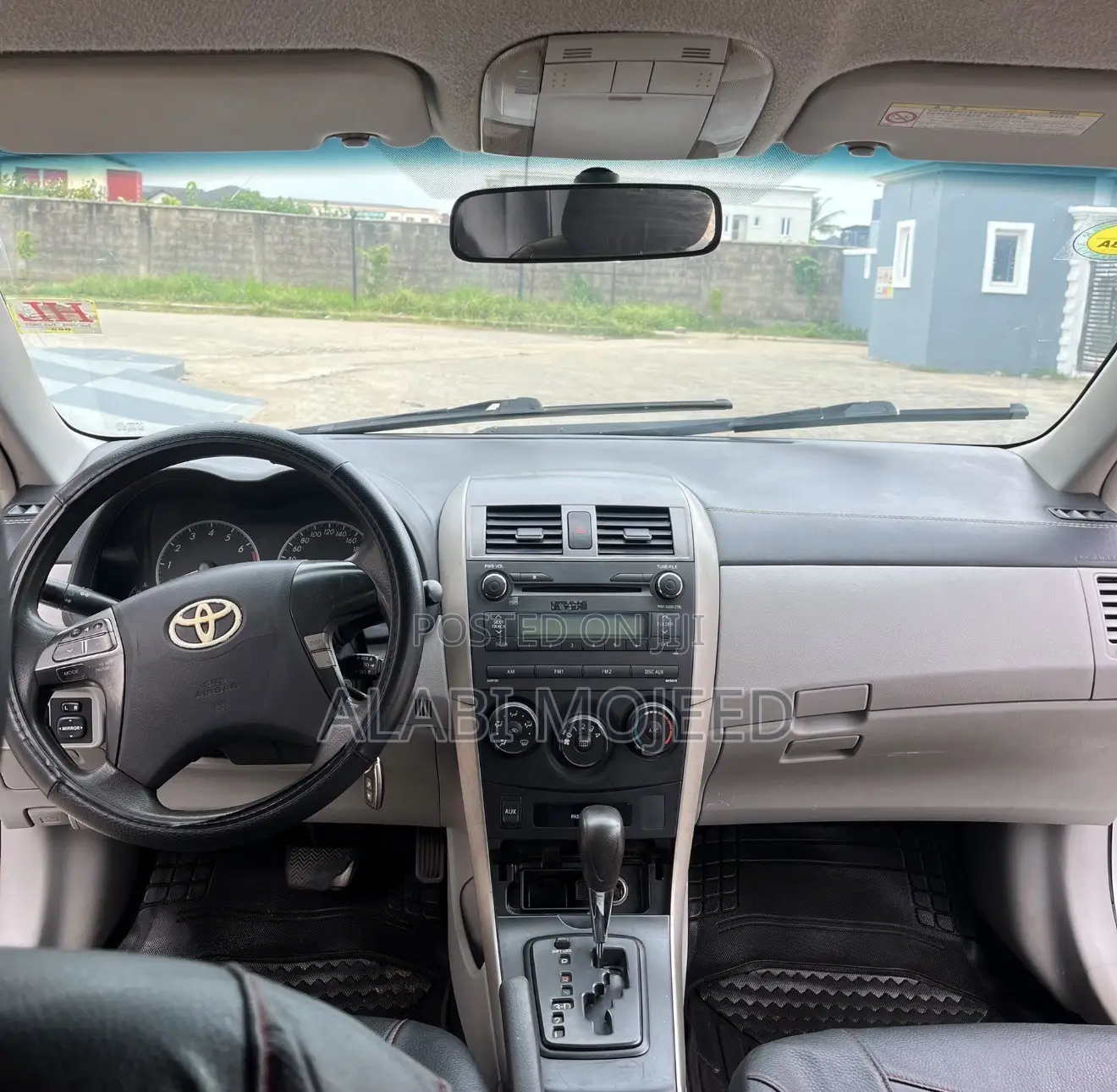 Toyota Corolla L 4-Speed Automatic 2013 Silver