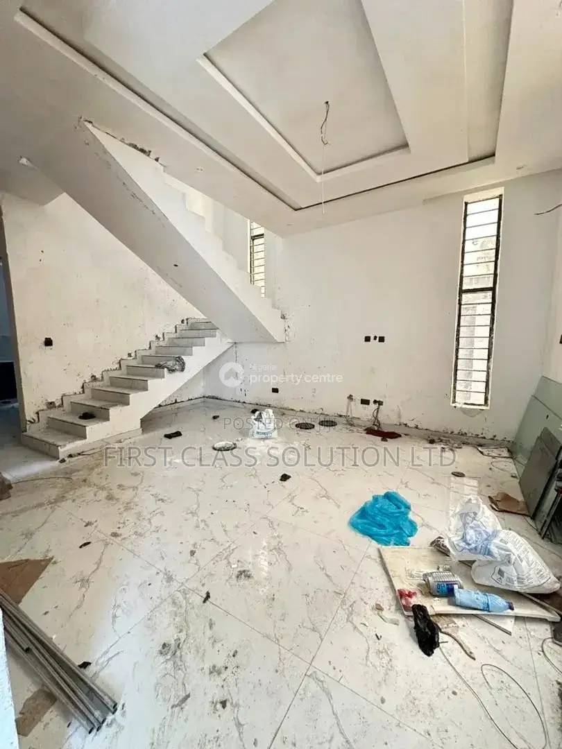 5bdrm Duplex in Lekki Phase 1 for sale