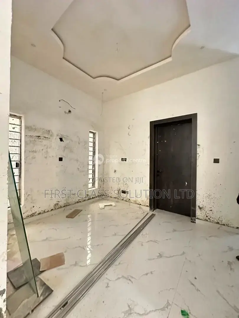 5bdrm Duplex in Lekki Phase 1 for sale