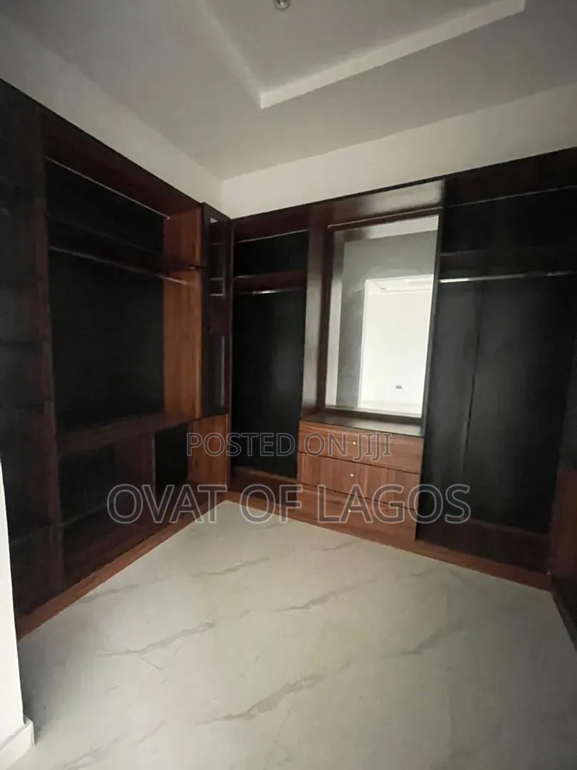 4bdrm Duplex in Abraham Adesanya for sale