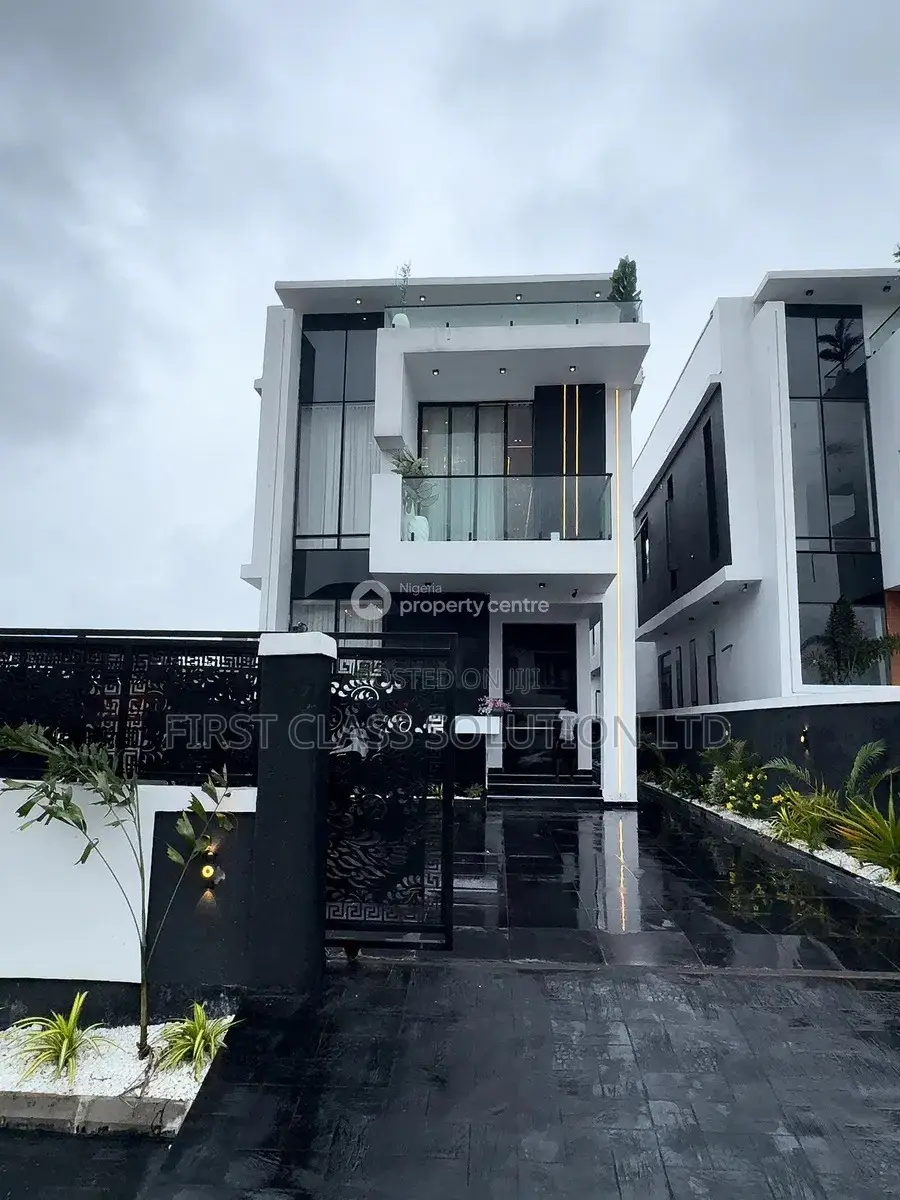 5bdrm Duplex in Ologolo for sale