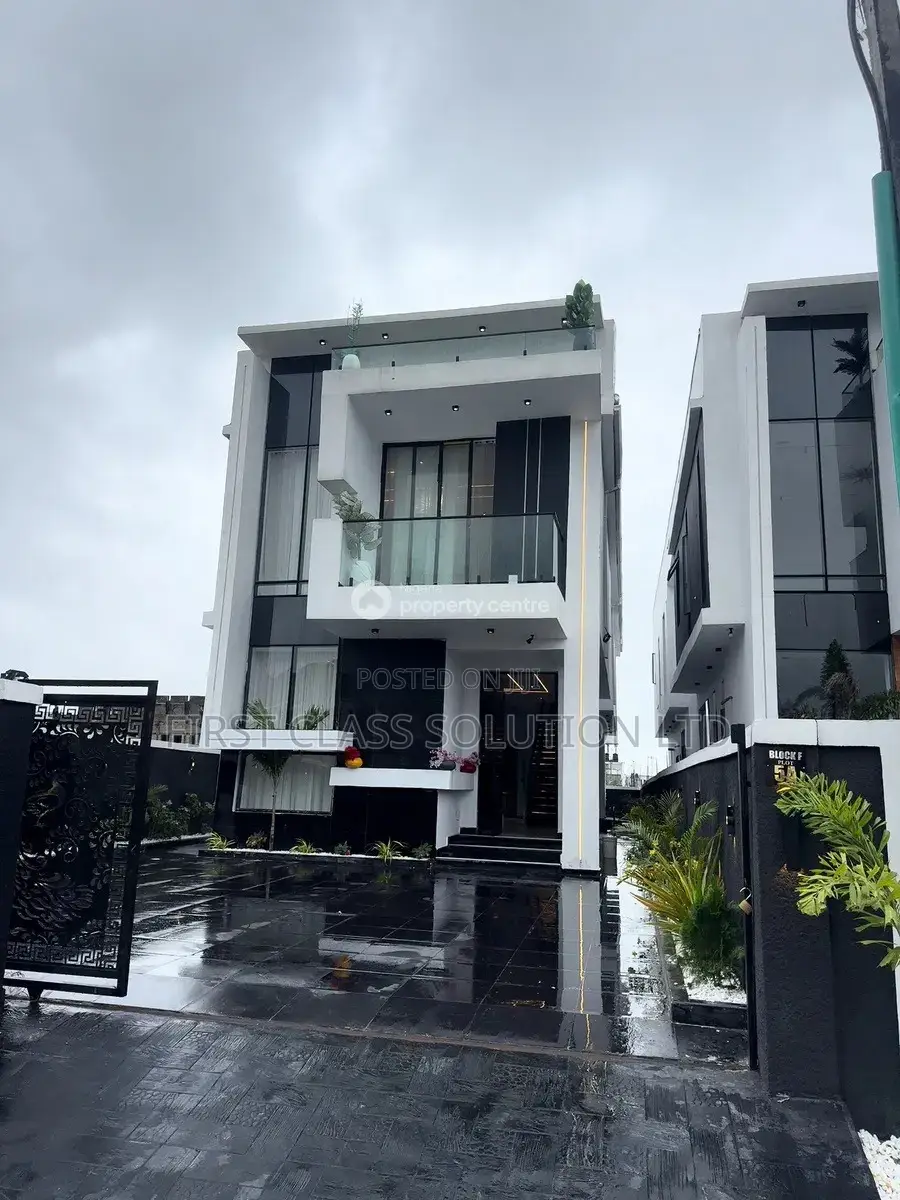 5bdrm Duplex in Ologolo for sale