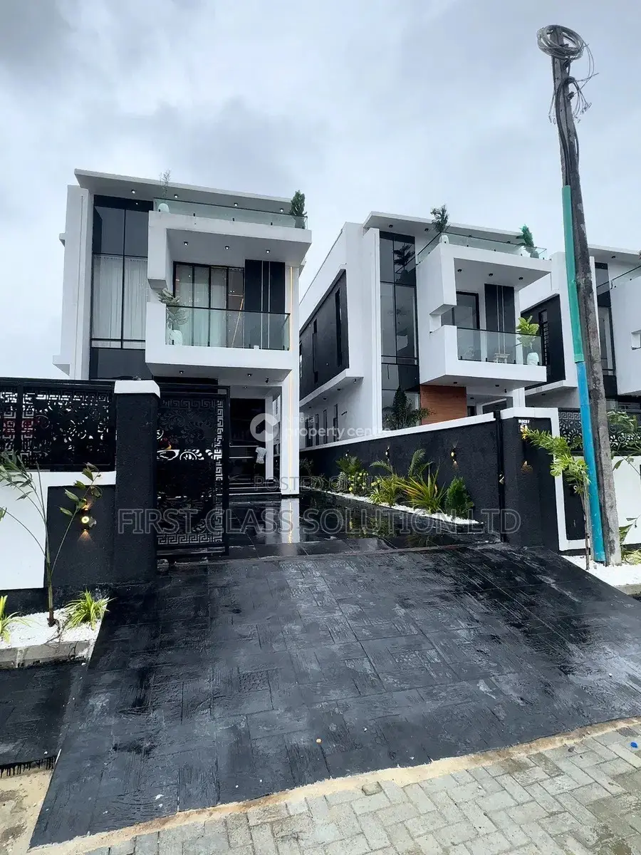 5bdrm Duplex in Ologolo for sale