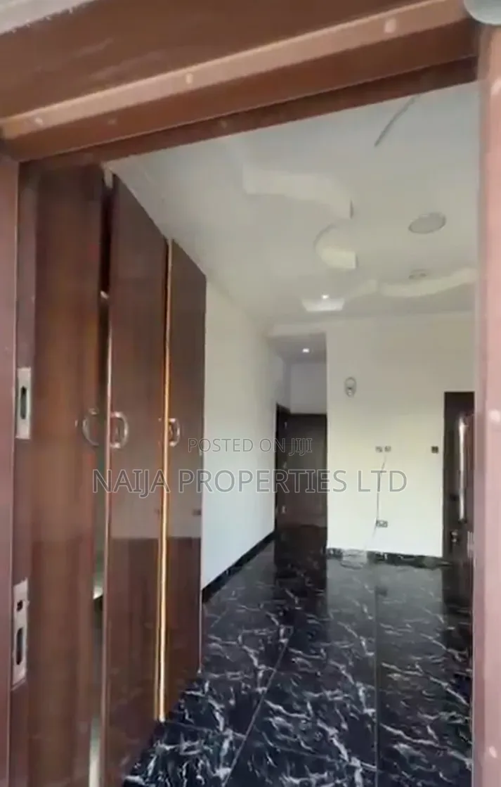 1bdrm Shared Apartment in Lekki County, Ikota for rent