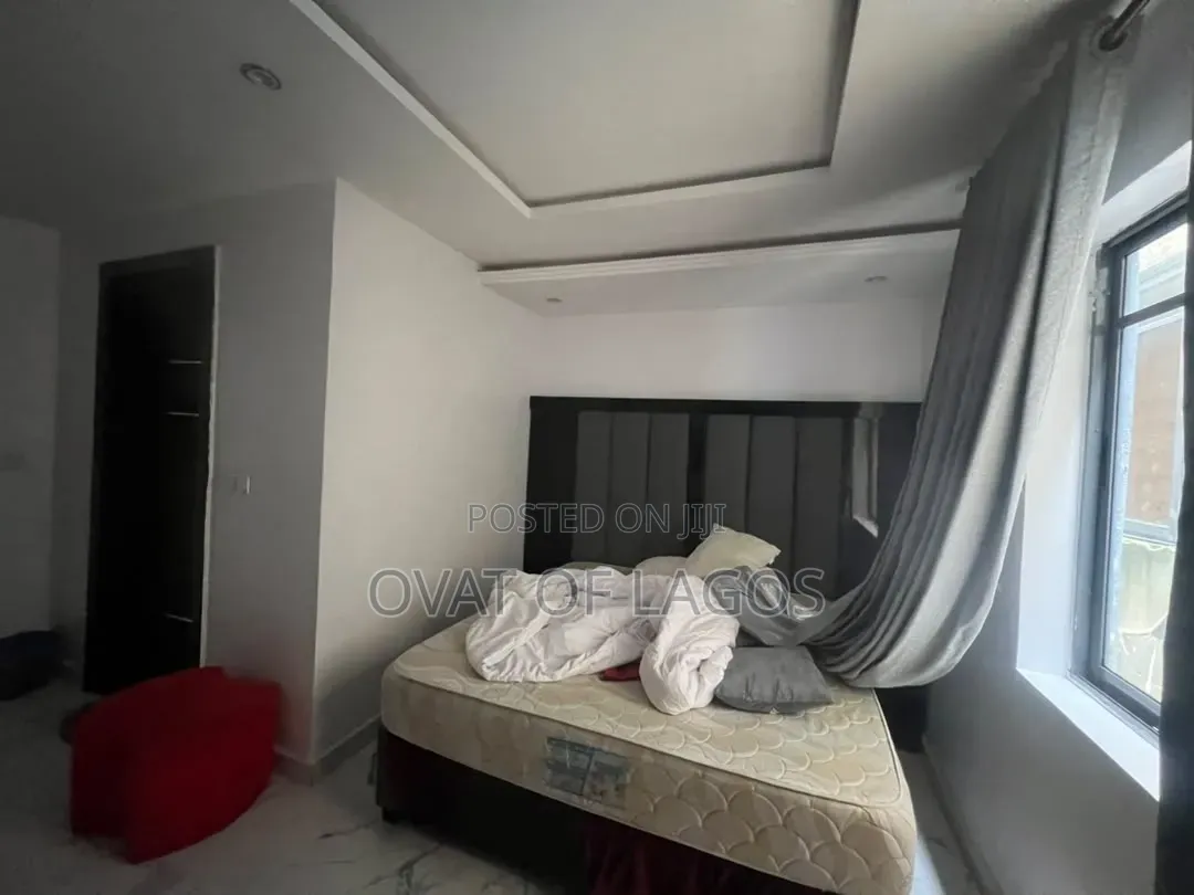 Furnished 1bdrm Block of Flats in Victoria Island for rent