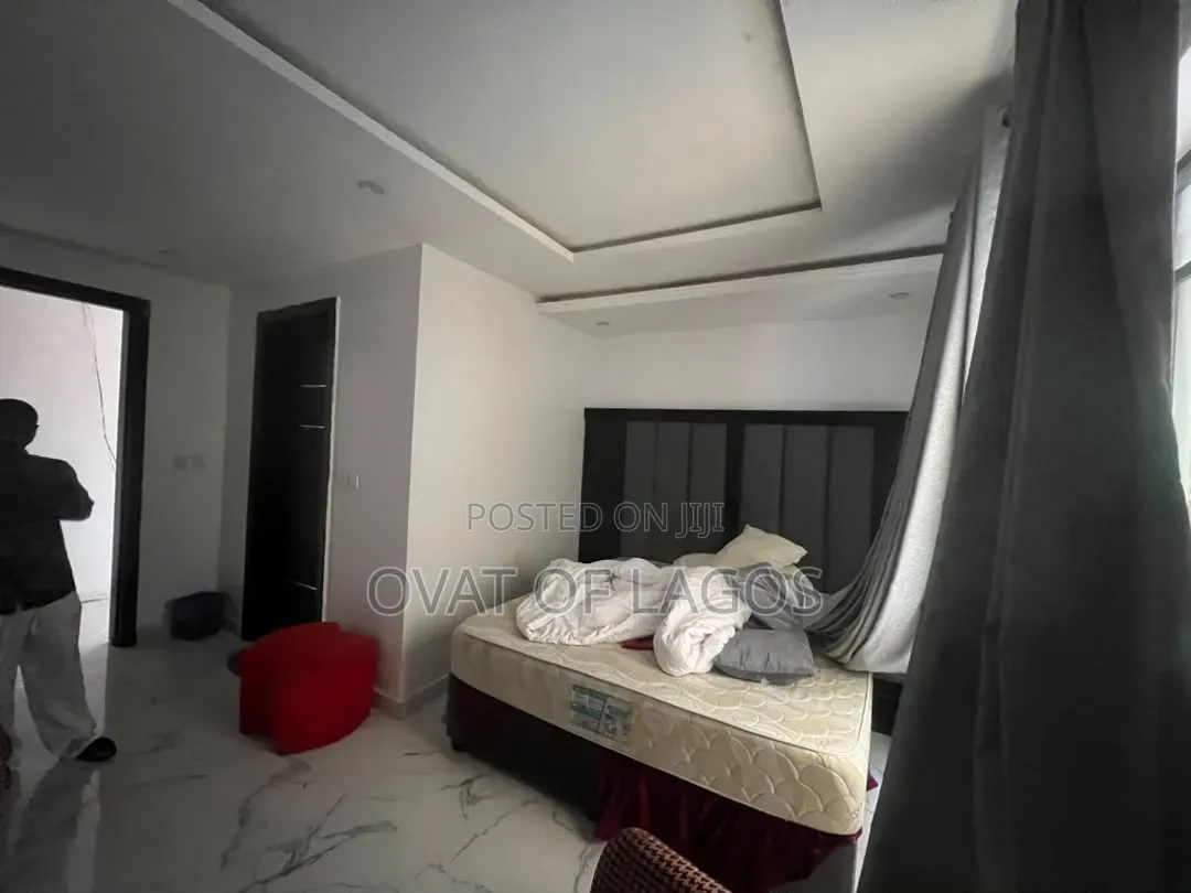 Furnished 1bdrm Block of Flats in Victoria Island for rent