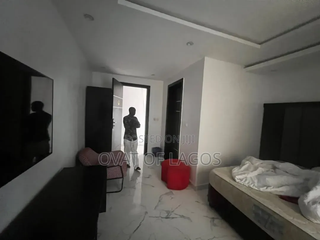 Furnished 1bdrm Block of Flats in Victoria Island for rent