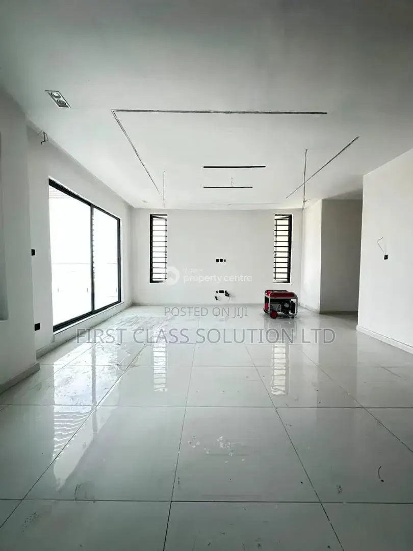 3bdrm Penthouse in Ikate for sale