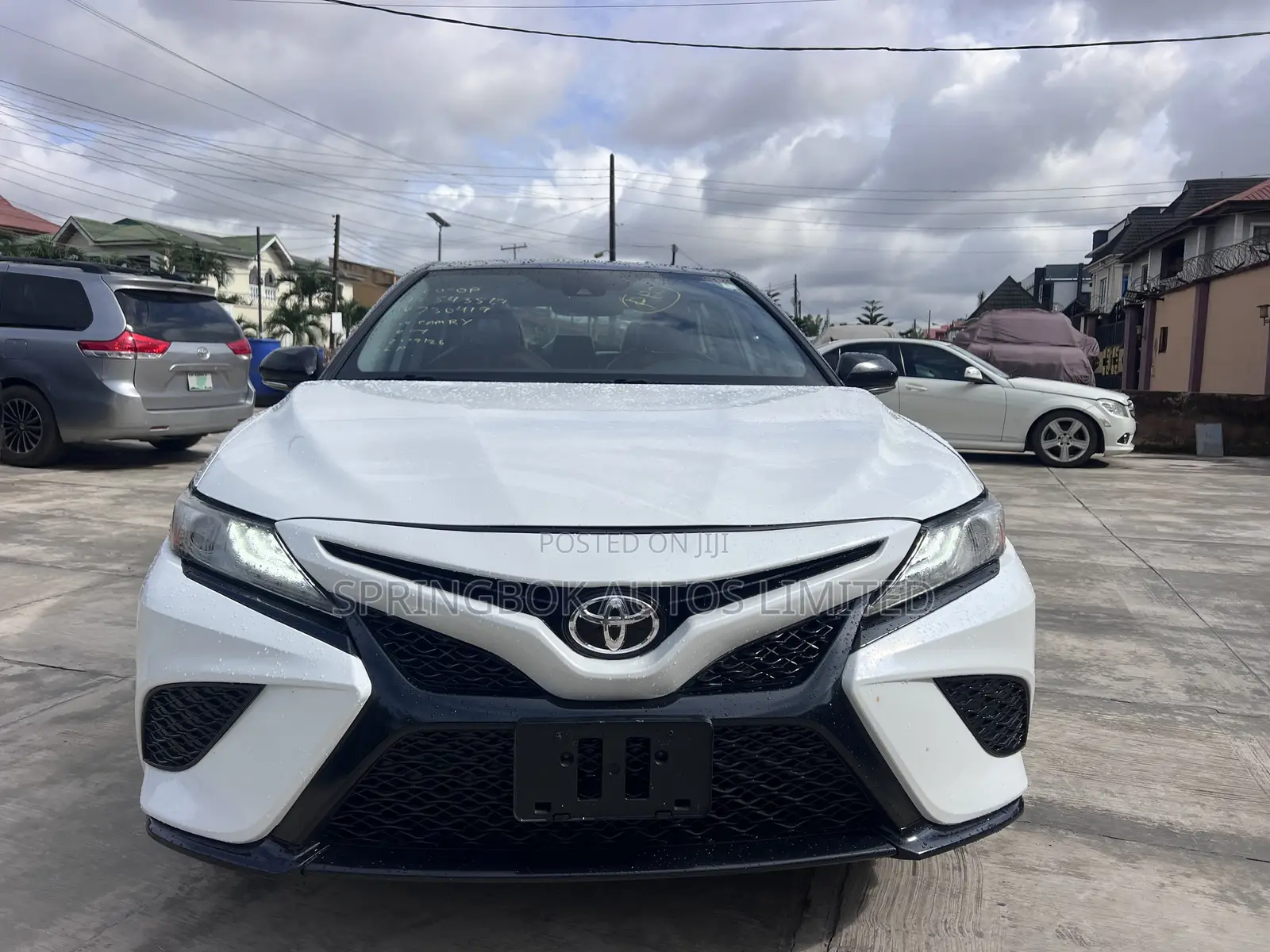 Toyota Camry XSE V6 (3.5L V6 8A) 2019 White