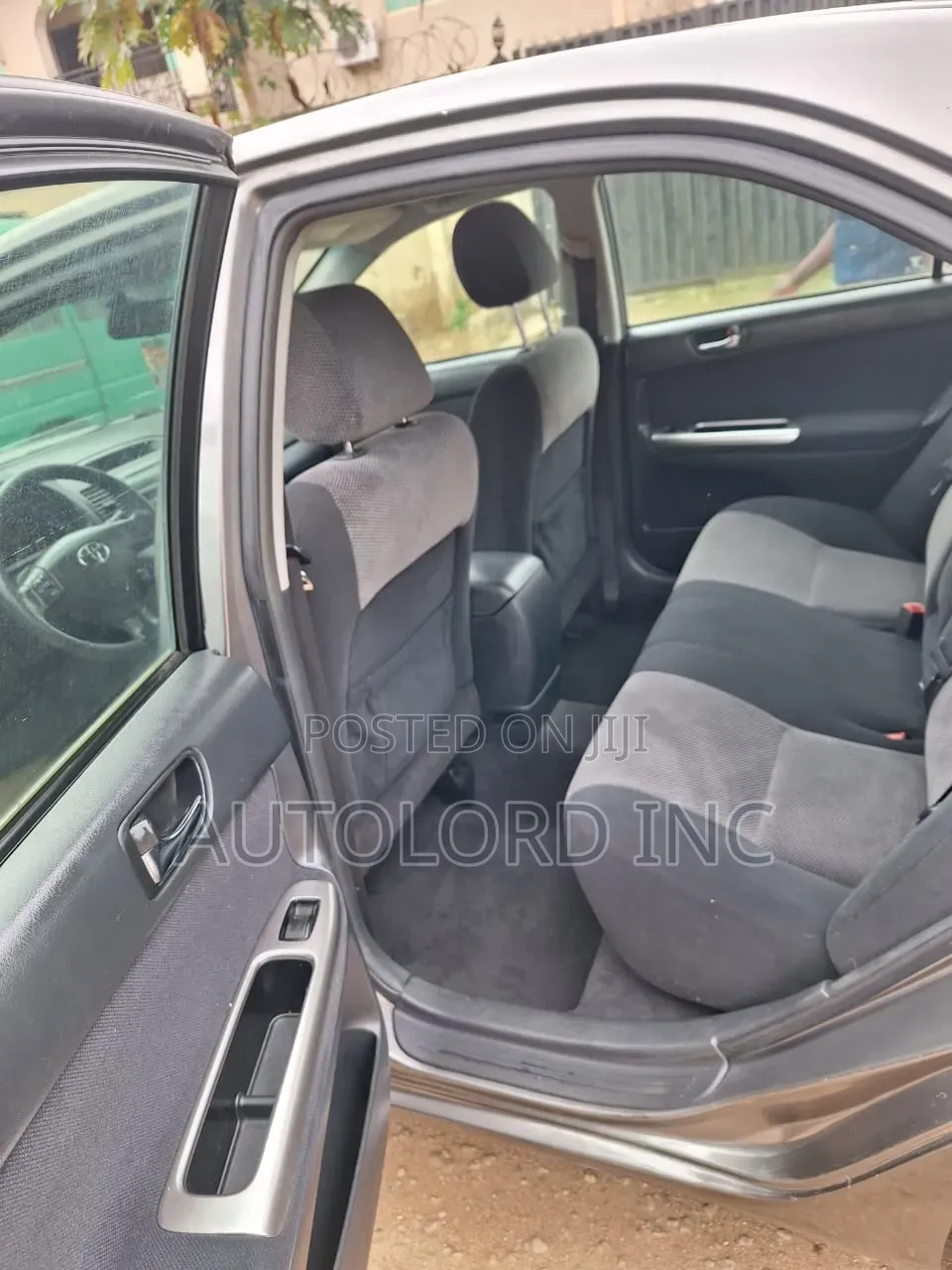 Toyota Camry SE 4dr Sedan (2.4L 4cyl 5A) 2005 Gray