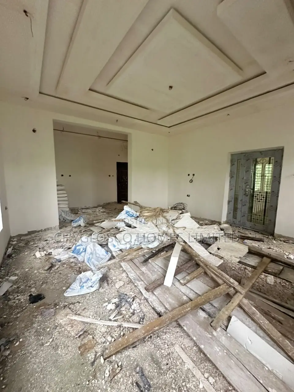 5bdrm Duplex in Nnpc Estate, New Layout for sale