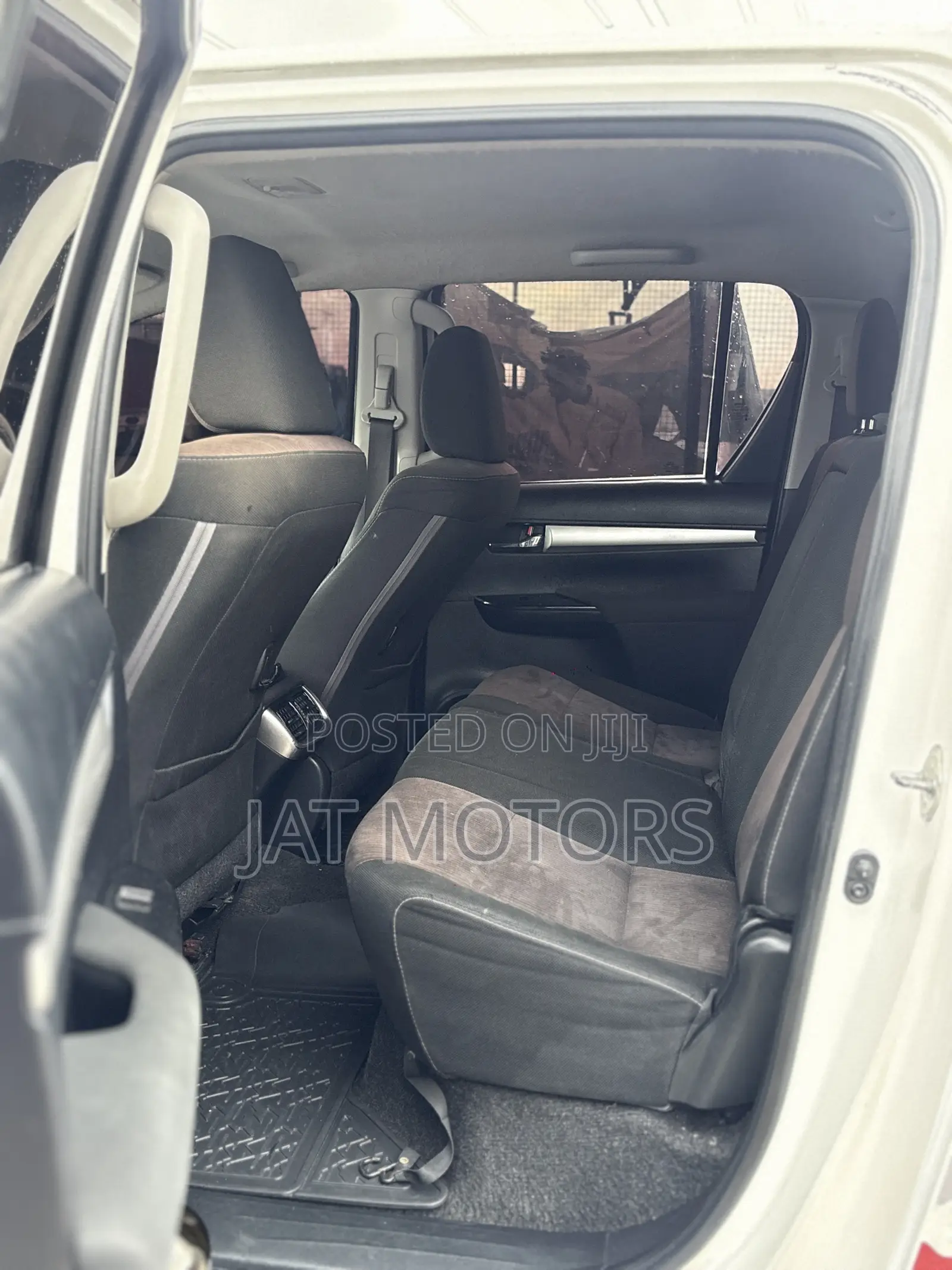 Toyota Hilux Revo Double Cab Petrol 2.7 AWD 2018 White