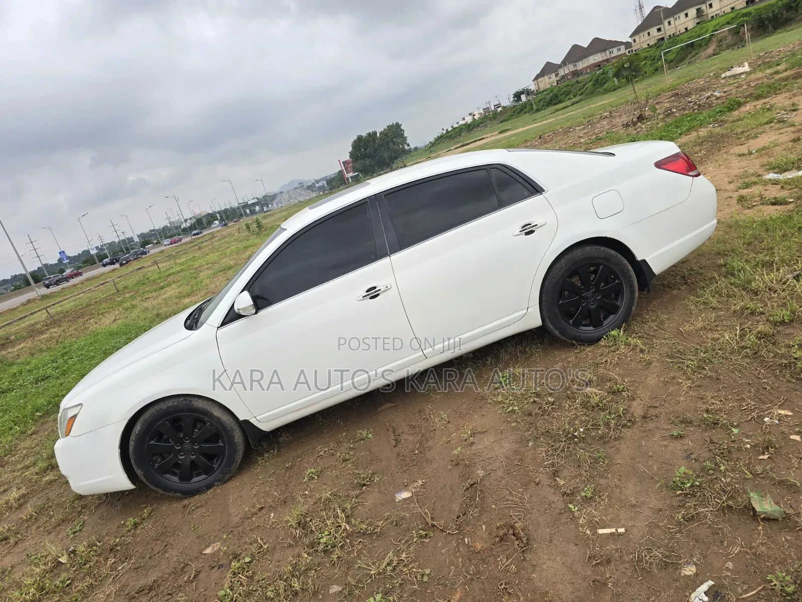 Toyota Avalon 2006 White