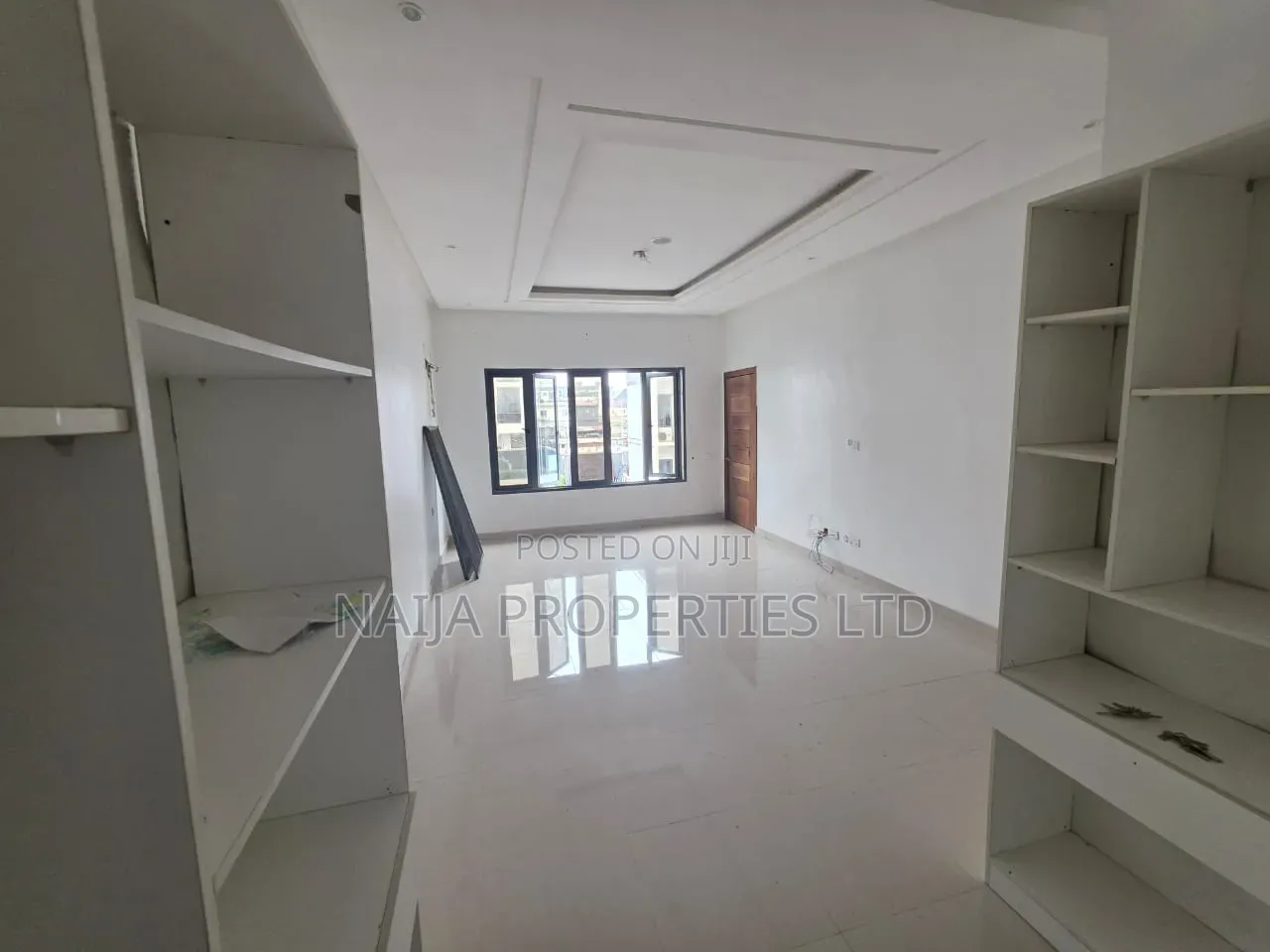4bdrm Townhouse / Terrace in Ologolo for rent