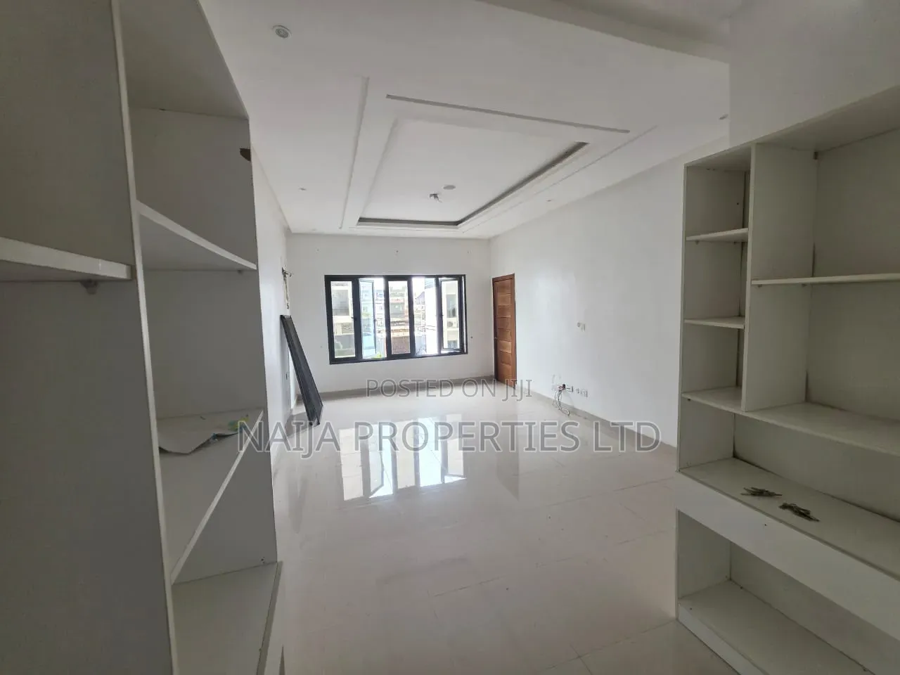 4bdrm Townhouse / Terrace in Ologolo for rent
