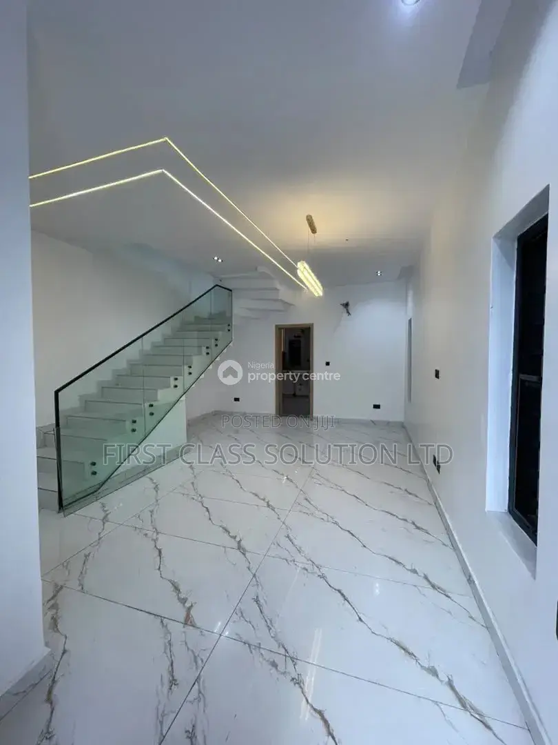 4bdrm Duplex in Ikota for sale