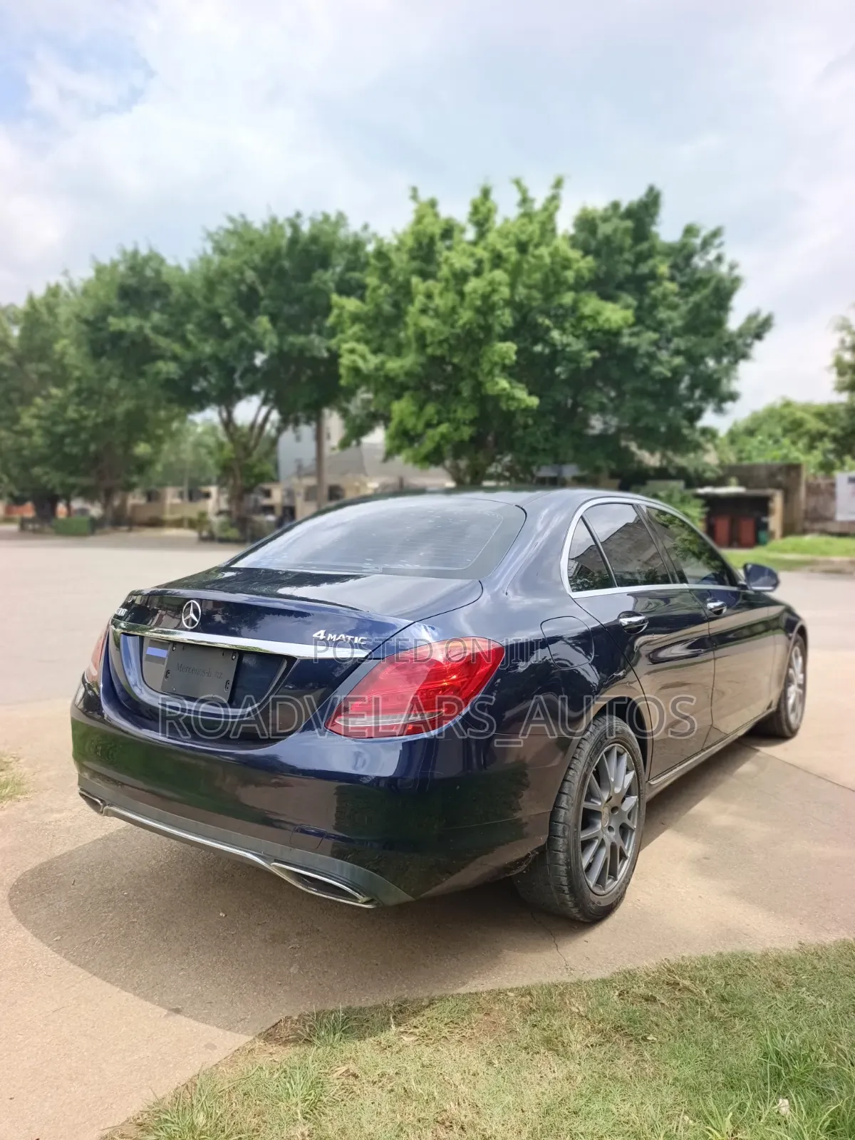 Mercedes-Benz C300 2015 Blue