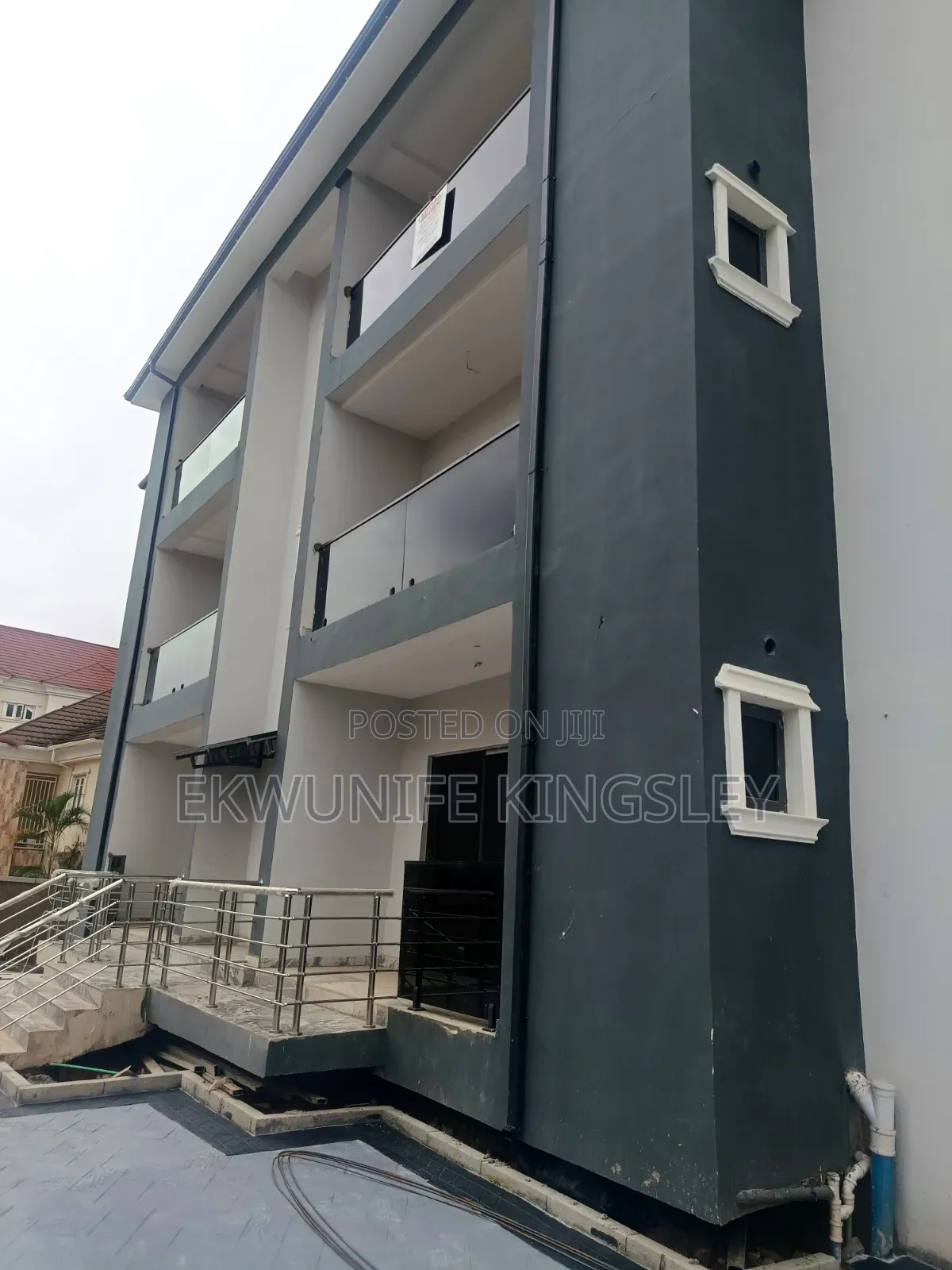 3bdrm Block of Flats in Light City, Durumi for sale