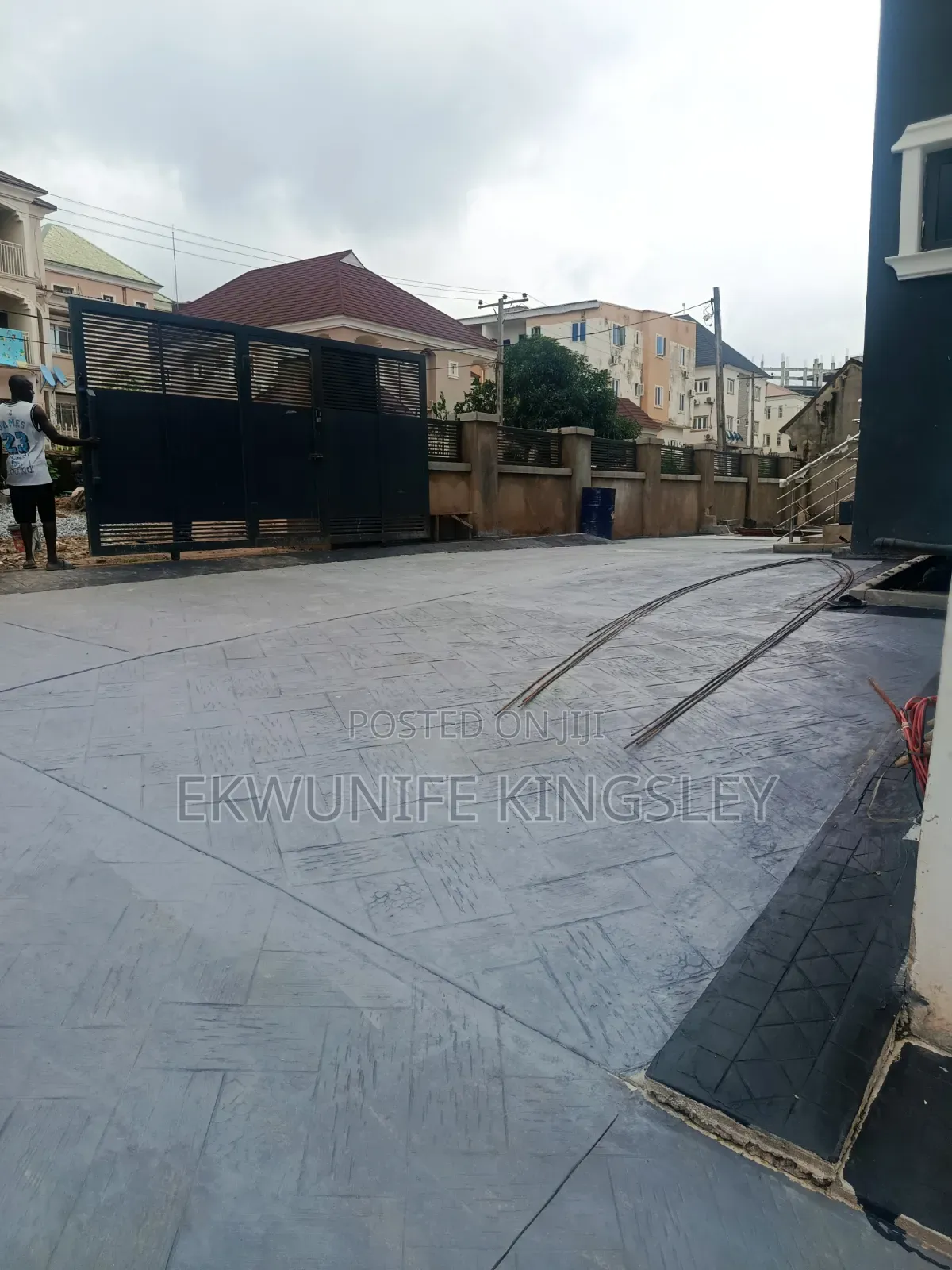 3bdrm Block of Flats in Light City, Durumi for sale