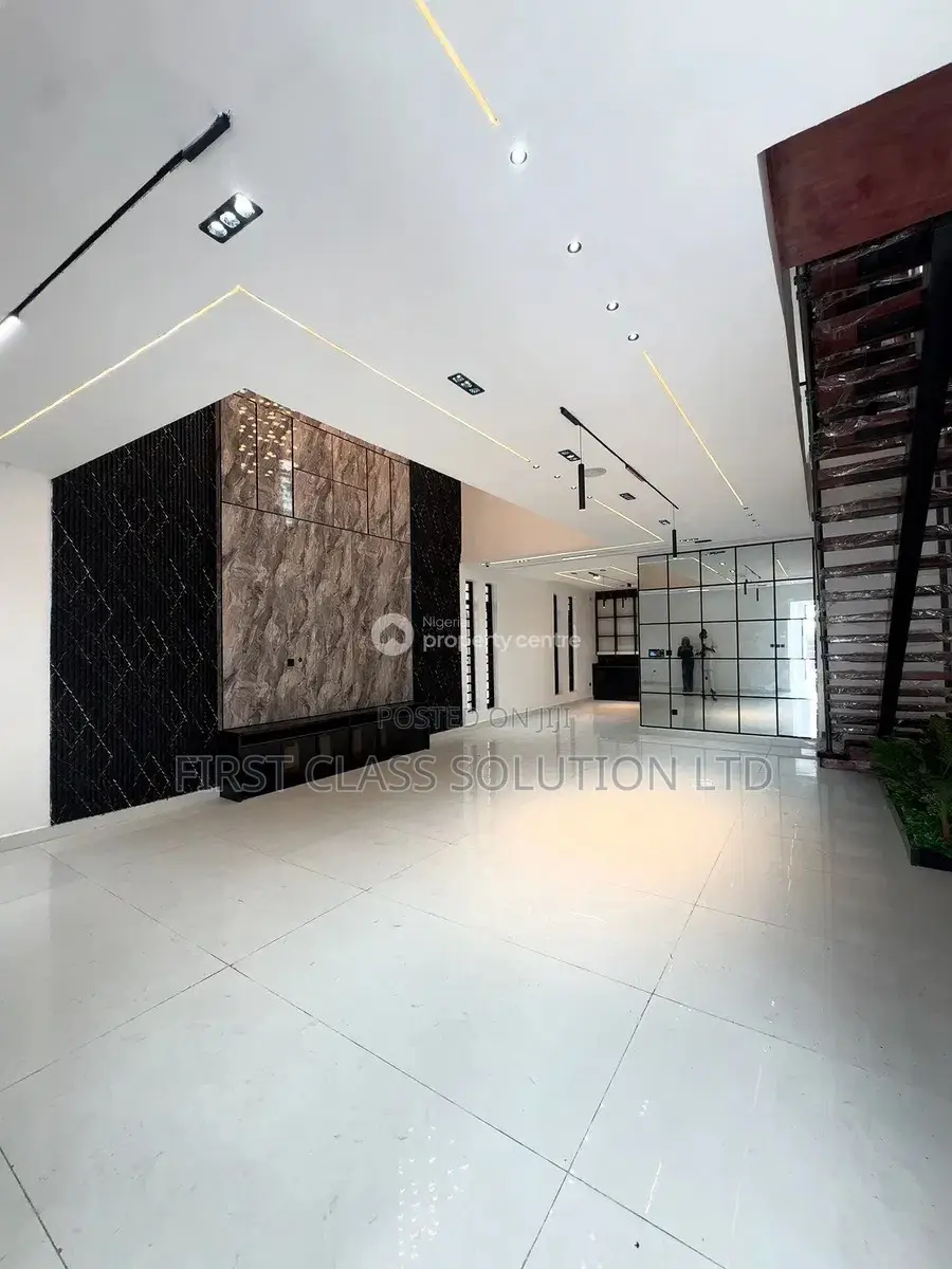 5bdrm Duplex in Ikate for sale
