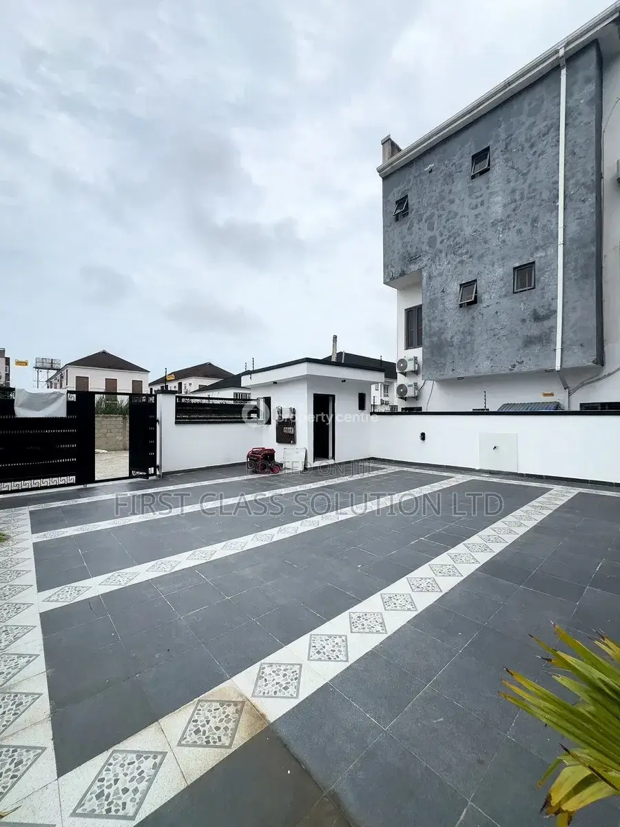 5bdrm Duplex in Ikate for sale