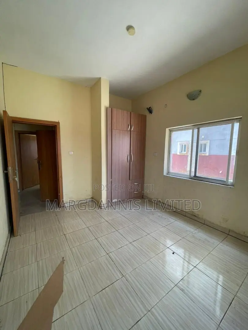 3bdrm Block of Flats in Sangotedo, Lagos Island / Lagos Island for sale