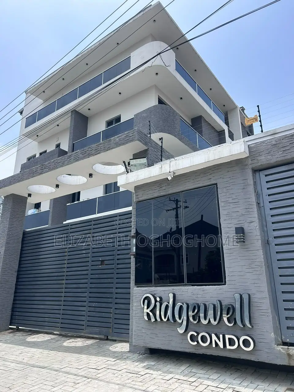 3bdrm Apartment in Lekki Phase 1 for rent
