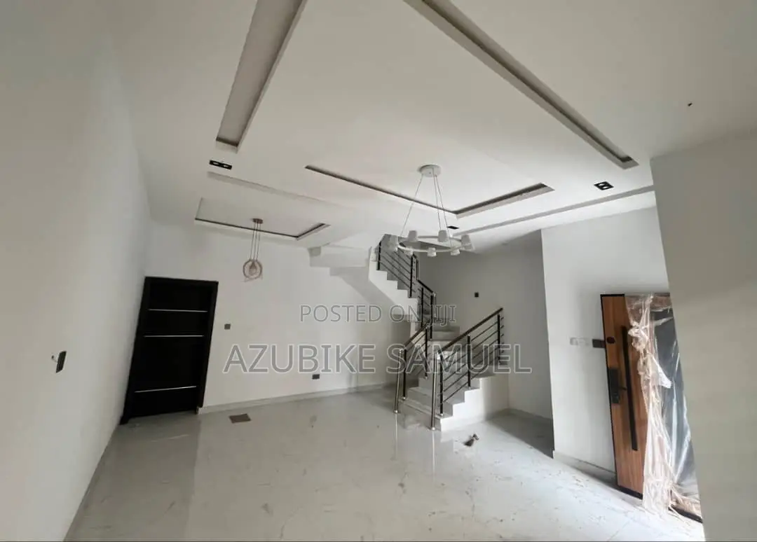 4bdrm Townhouse / Terrace in Omole Phase 2 for rent