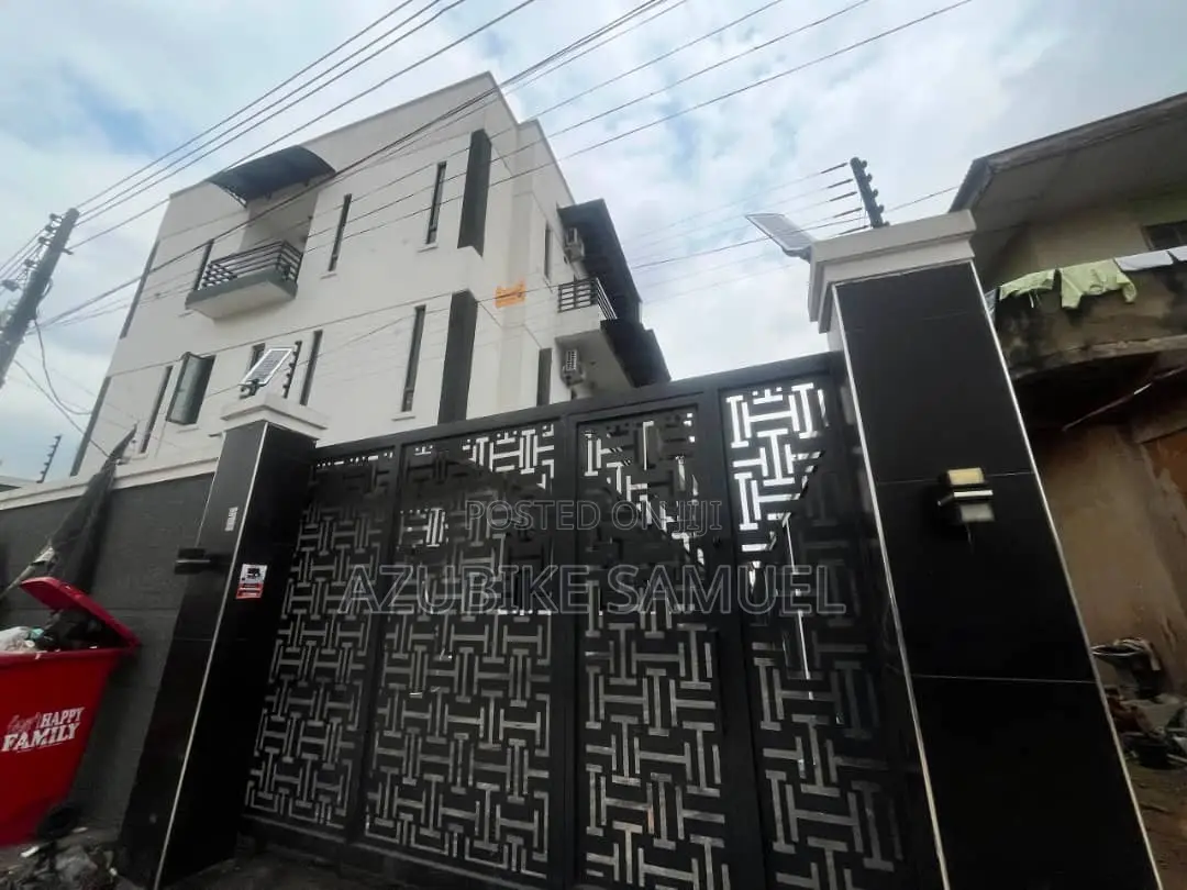 4bdrm Townhouse / Terrace in Omole Phase 2 for rent