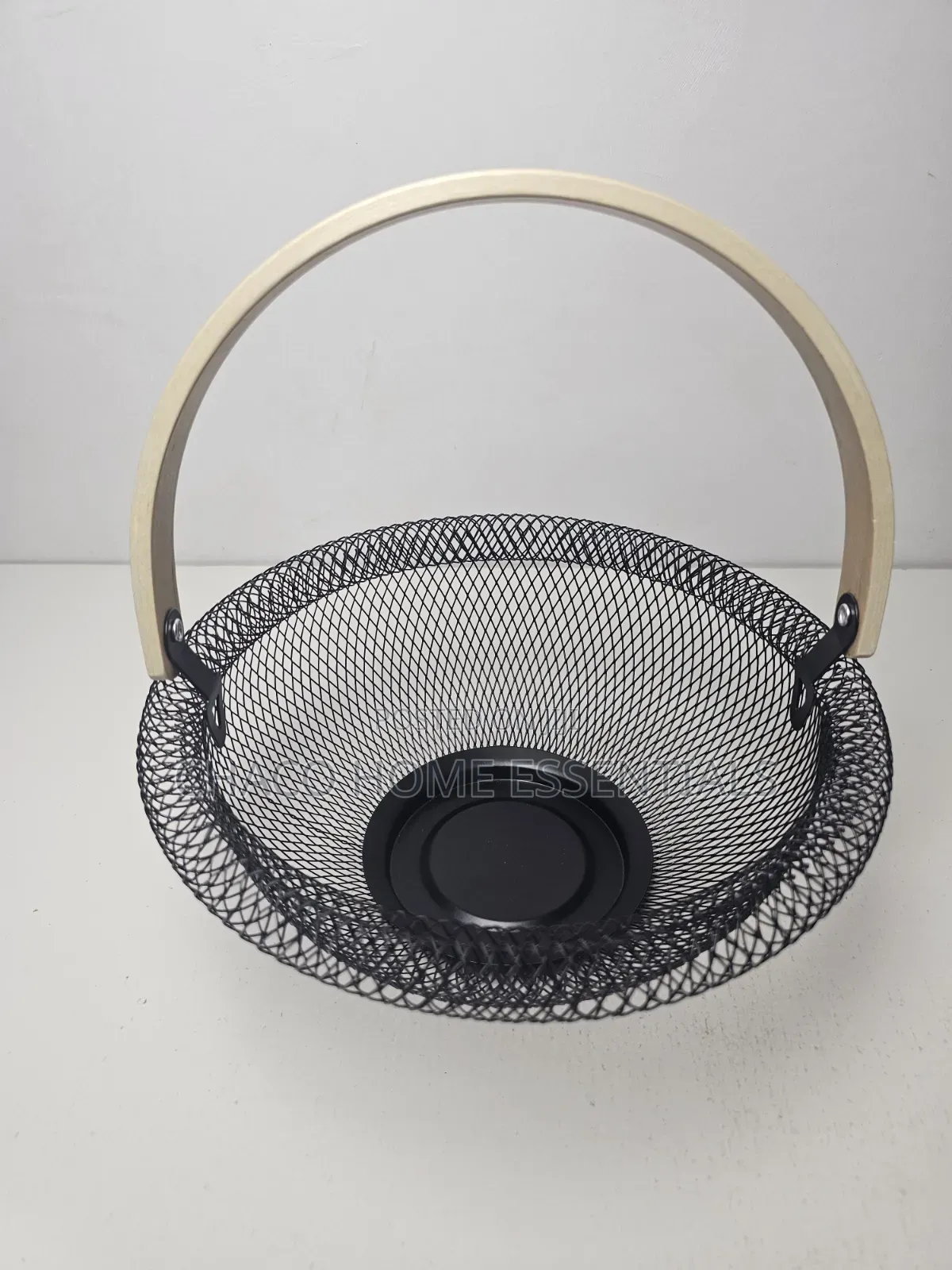 Black Wire Mesh Fruit Storage Basket With Wooden Handle