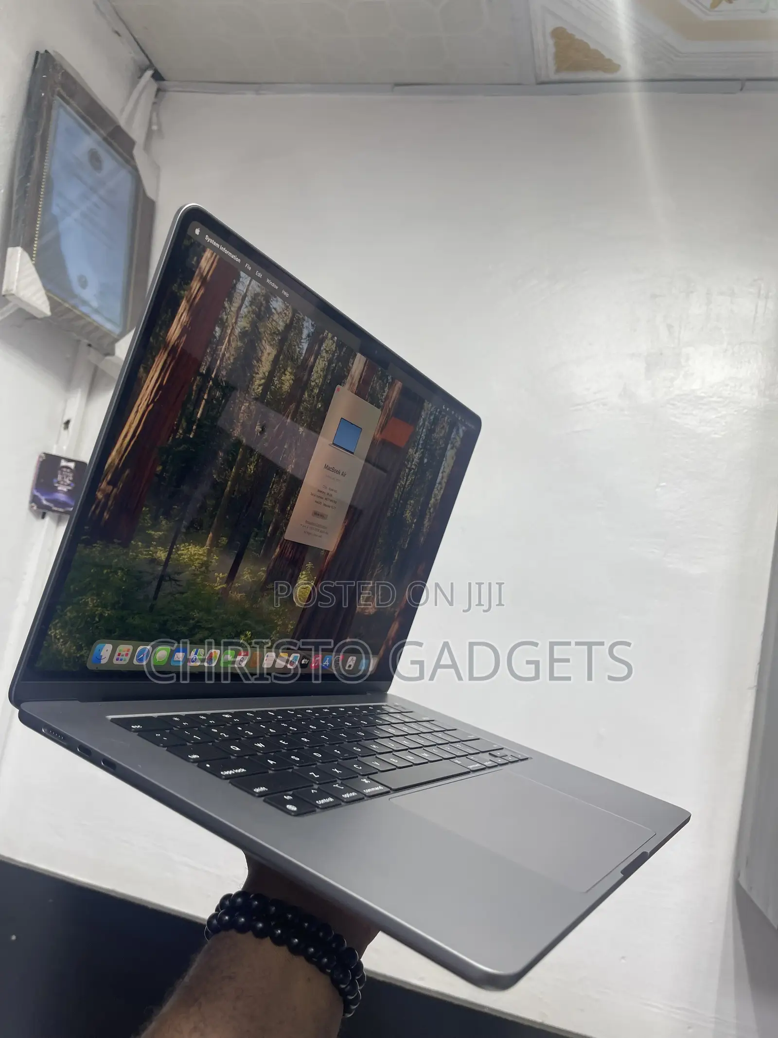 Laptop Apple MacBook Air 2024 M3 16GB Apple M3 SSD 512GB