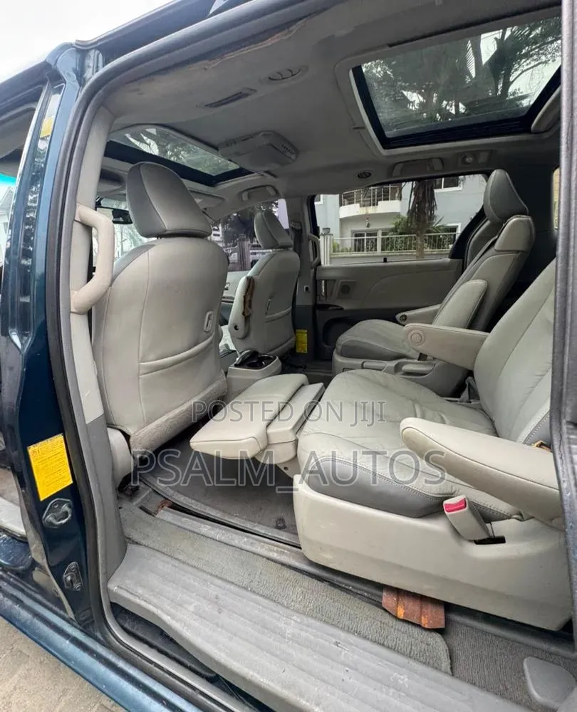 Toyota Sienna XLE 7 Passenger 2011 Blue