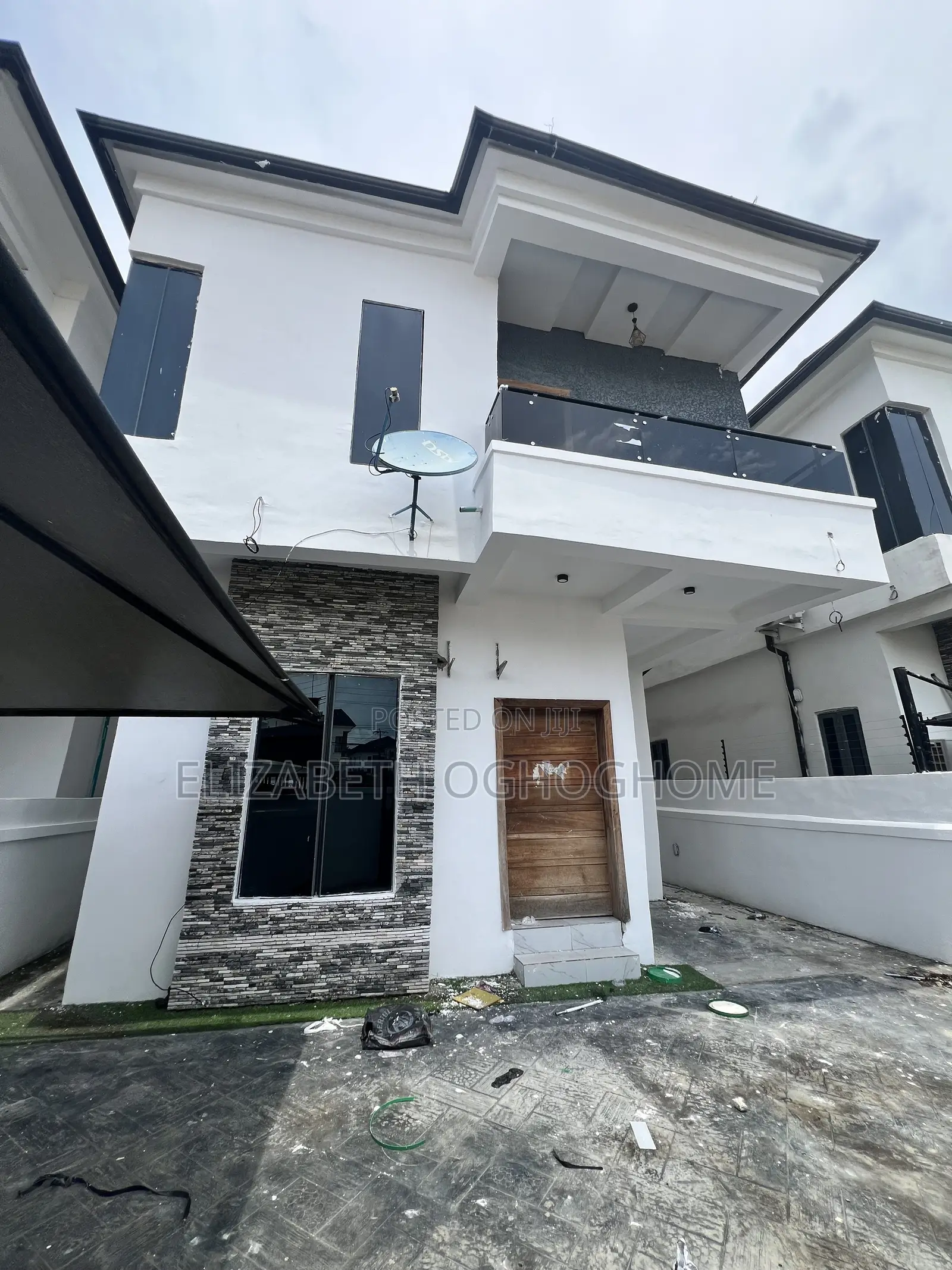 4bdrm Duplex in Ikota for rent
