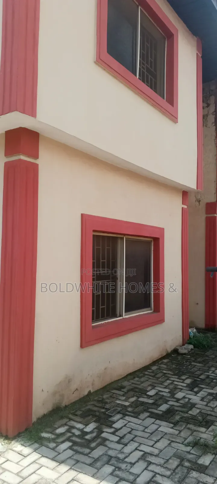 5bdrm Duplex in Magodo Estate Phase for rent