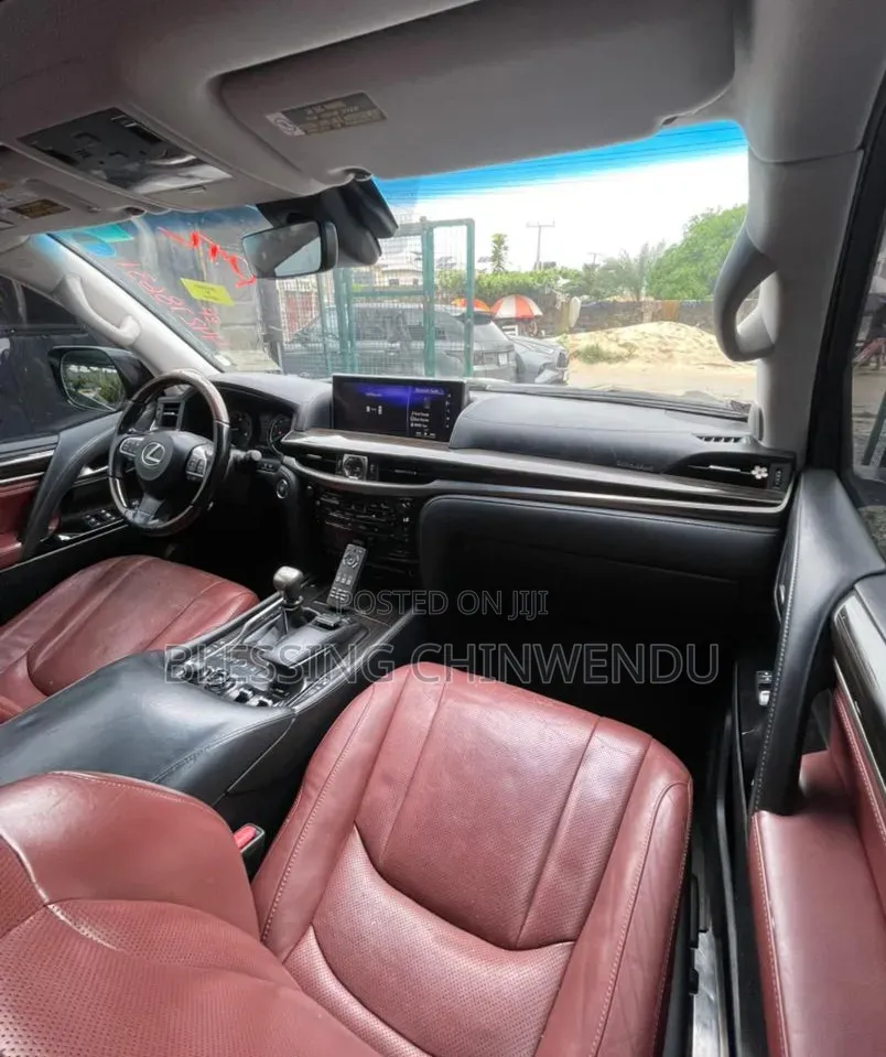 Lexus LX 570 (5 seats) AWD 2016 Gold
