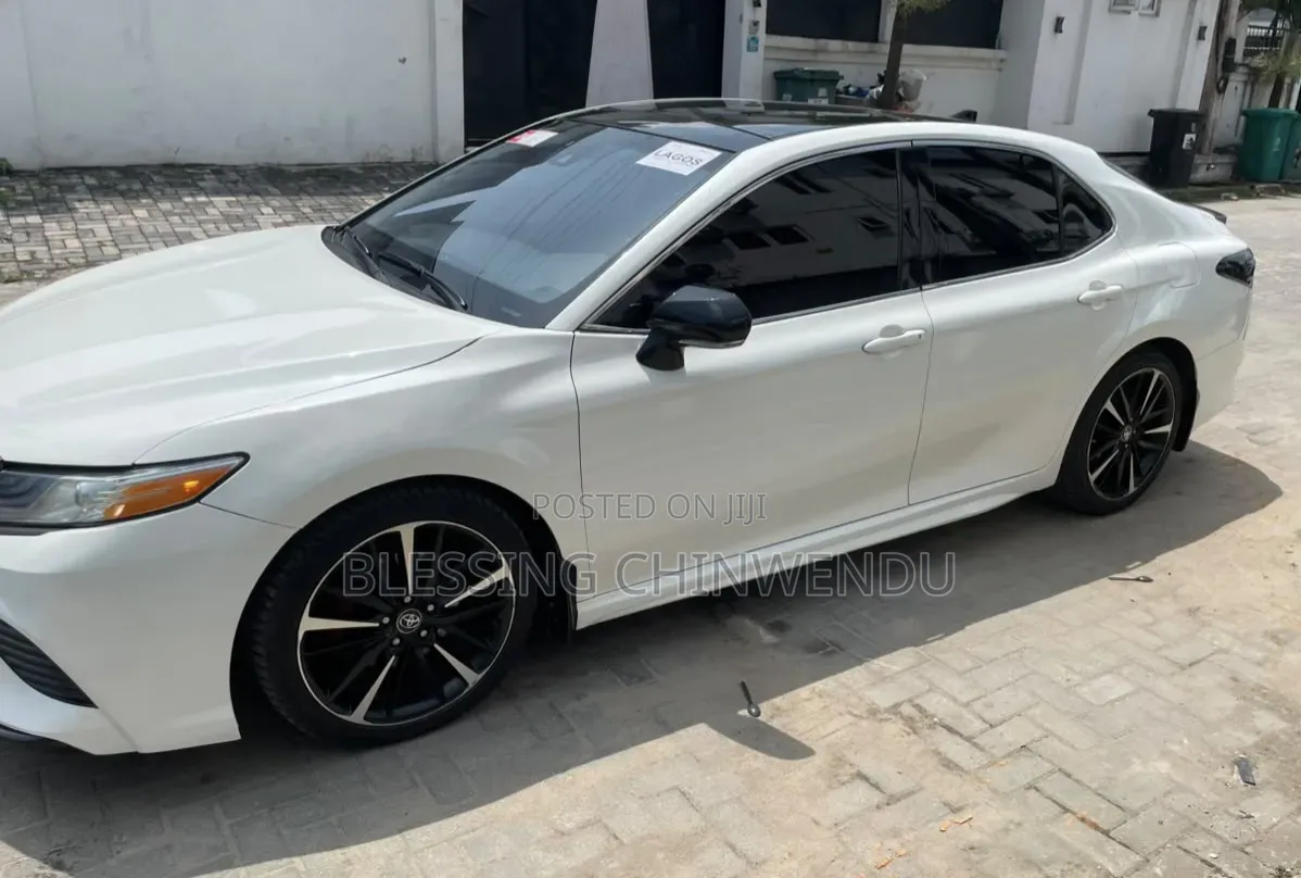 Toyota Camry XSE (2.5L 4cyl 8A) 2019 White