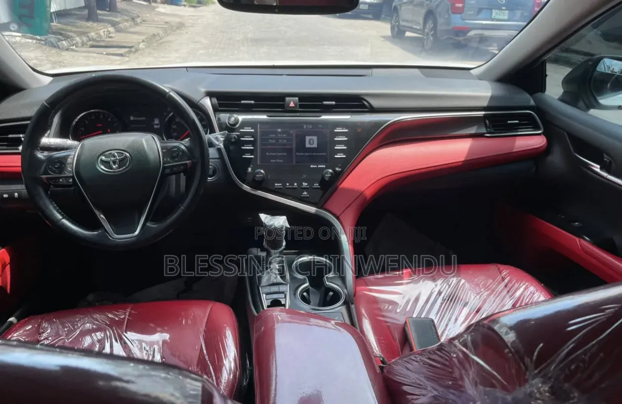 Toyota Camry XSE (2.5L 4cyl 8A) 2019 White