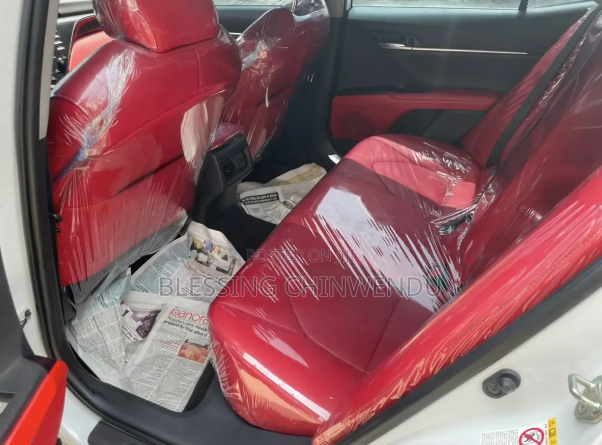 Toyota Camry XSE (2.5L 4cyl 8A) 2019 White