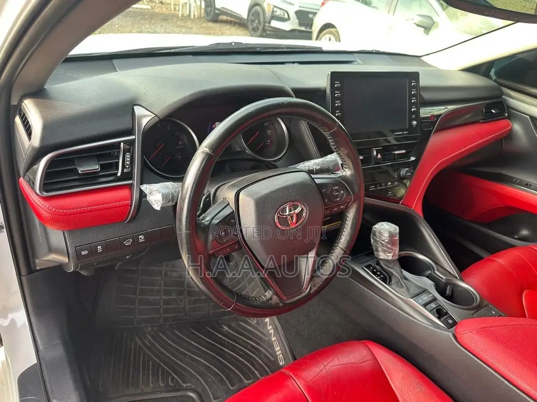 Toyota Camry XSE 2021 White