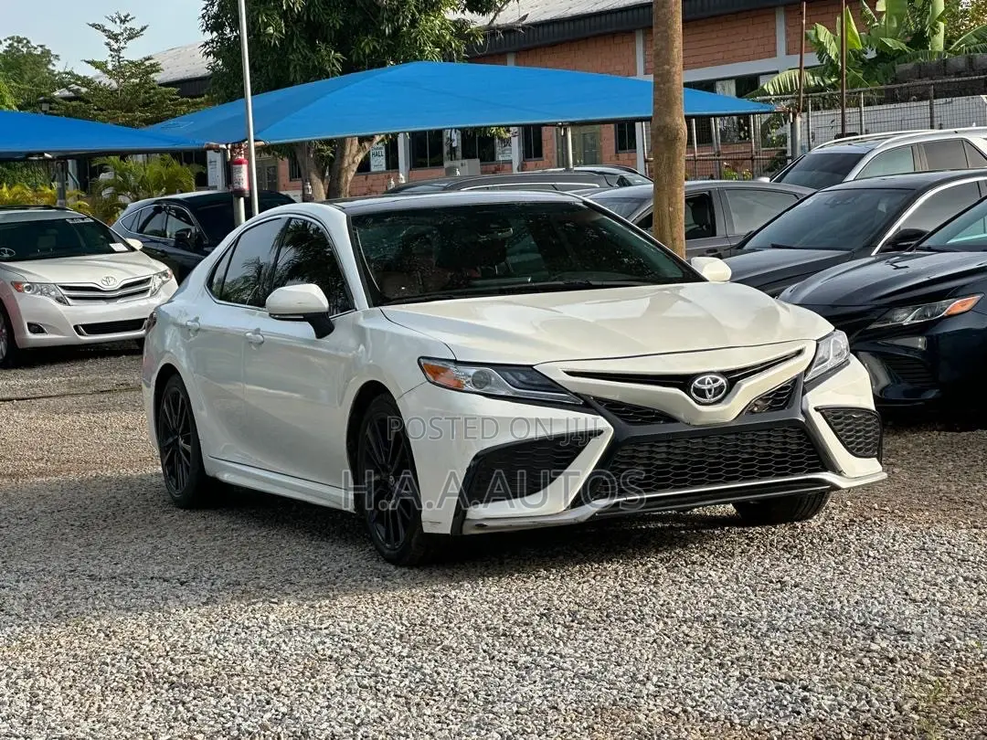Toyota Camry XSE 2021 White